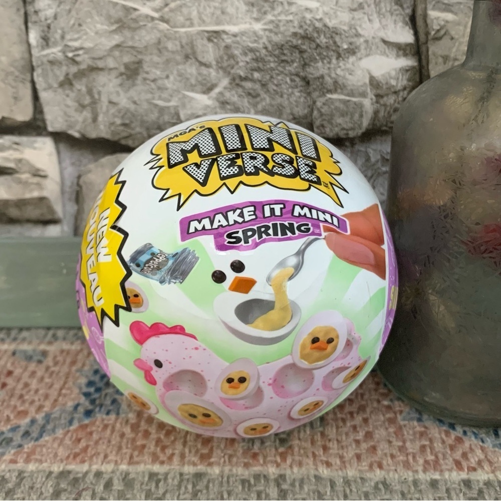 MGA Make It Spring Easter Miniverse Mini Blind Pack Doll Ball Food Replica New